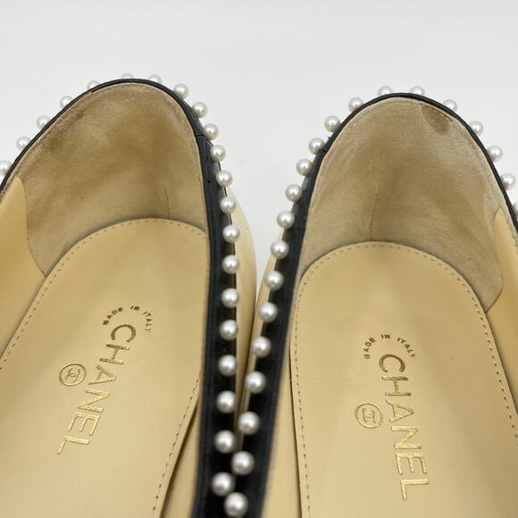 Chanel | Cream Black Lambskin Pearl CC Cap Toe Ballet Flats 2016 FR 37C - Picture 11 of 16